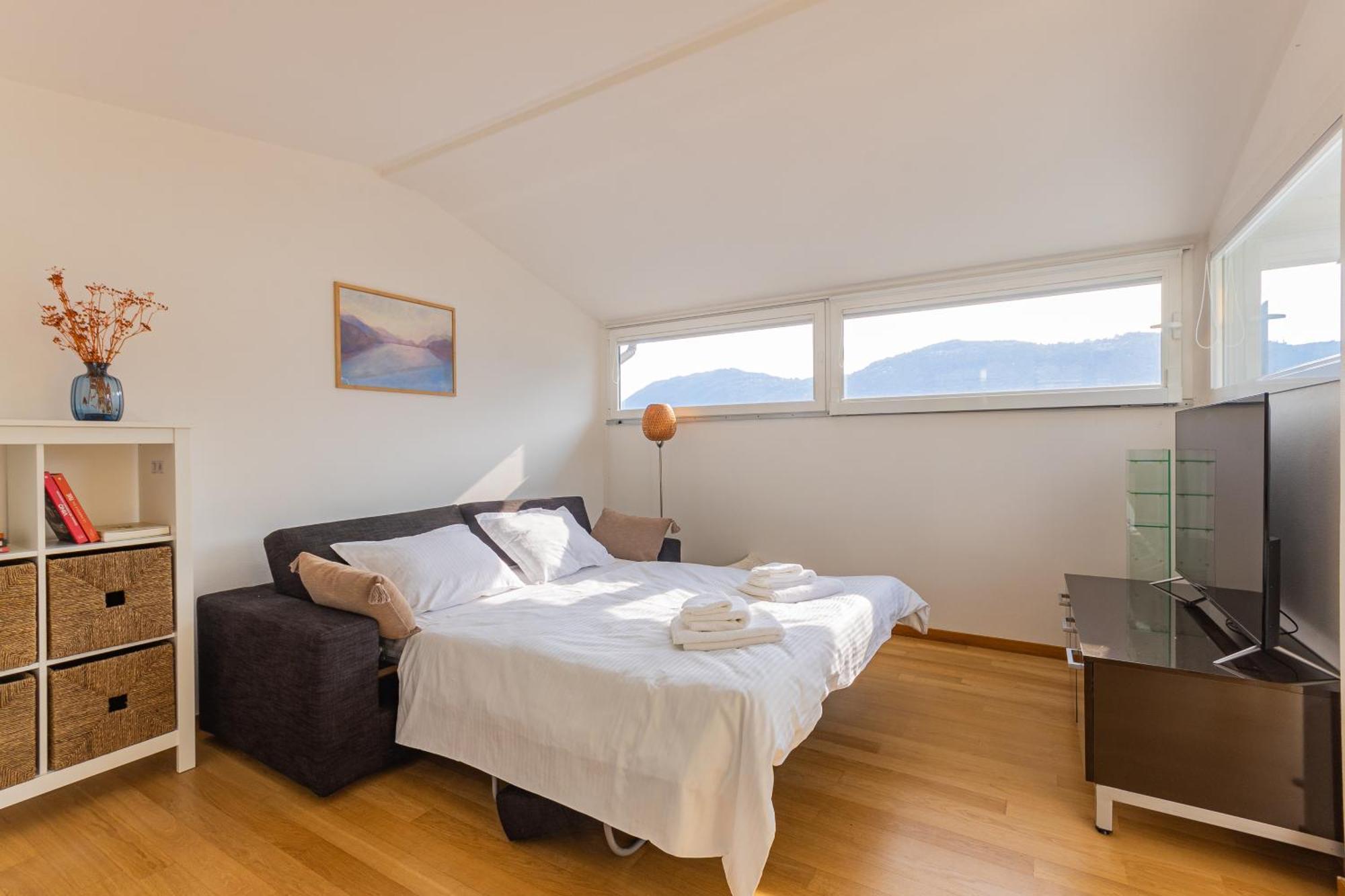 Casa Madlen - Bright Attic With Marvelous View Apartment Campione d'Italia Exterior photo